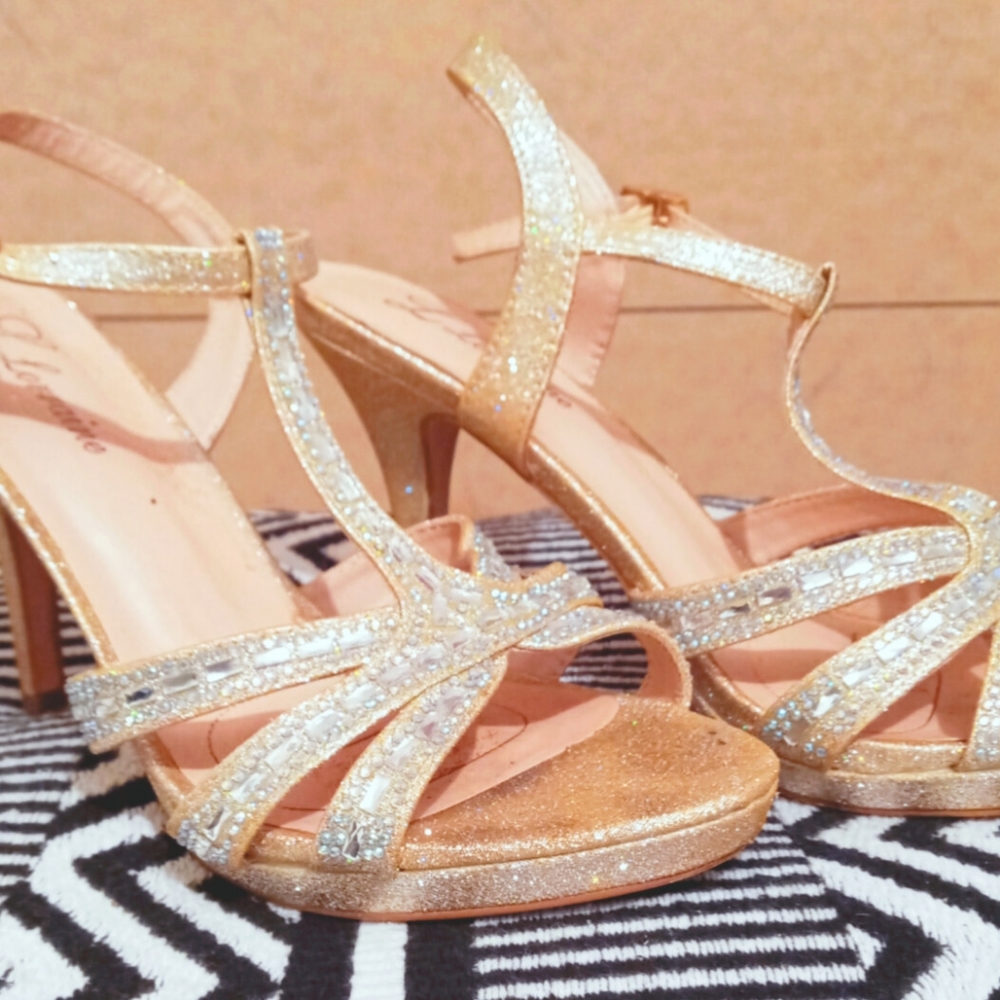 L Loraine fashion heels